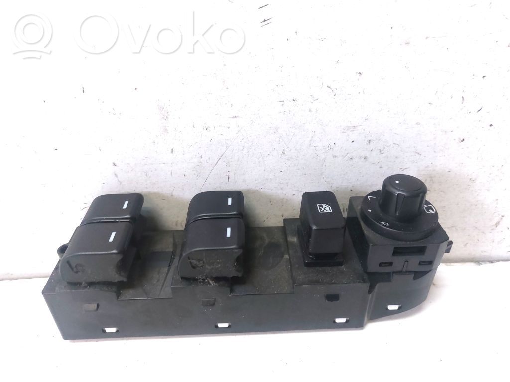 Mazda CX-5 Electric window control switch 