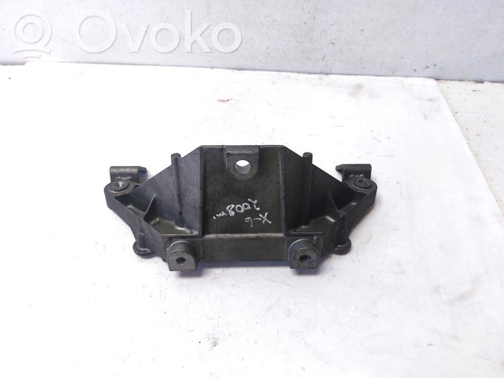 Engine mounting bracket   5171713723804