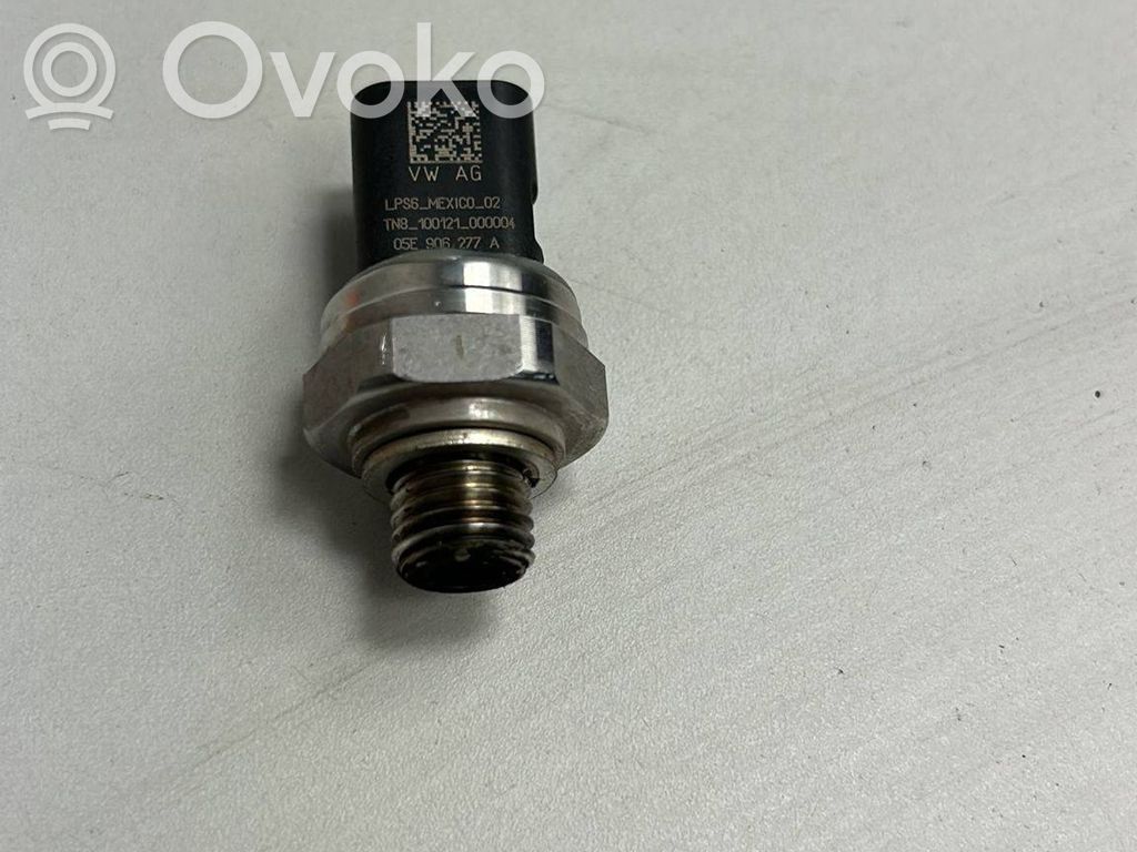 Volkswagen T-Roc Oil pressure sensor 