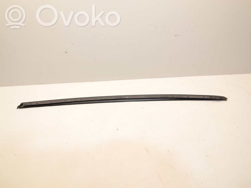 Audi Q8 Windshield trim 
