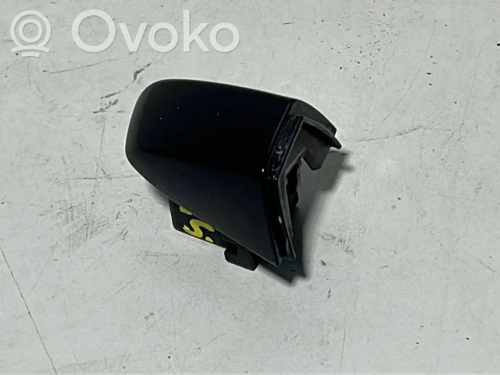 Skoda Octavia Mk3 (5E) Osłona klamki drzwi tylnych 