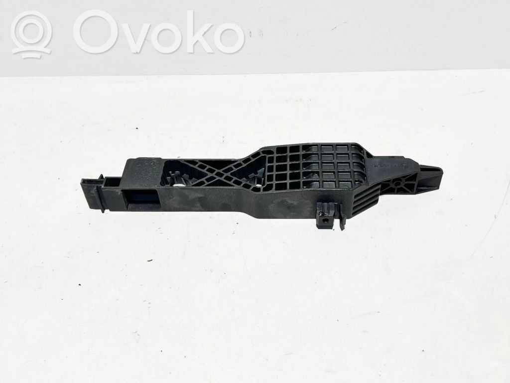 Volkswagen Golf VII Uchwyt / Mocowanie chłodnicy 