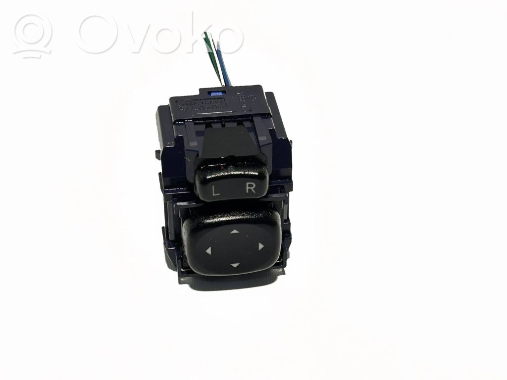 Toyota Avensis T270 Wing mirror switch 