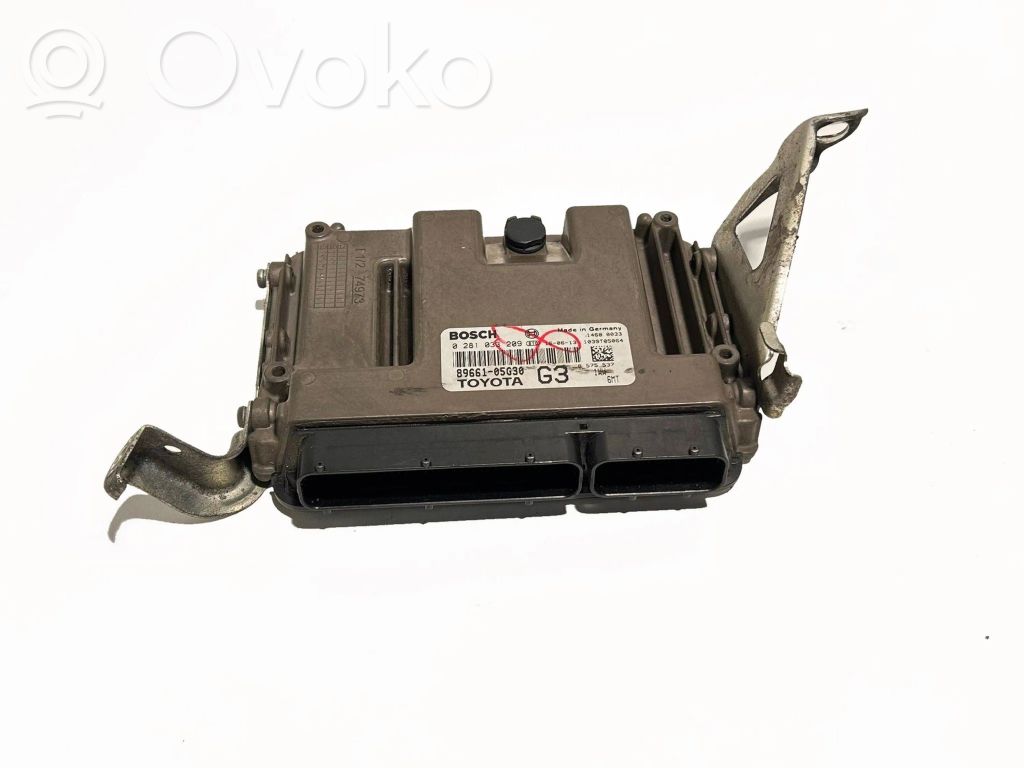 Toyota Avensis T270 Engine control unit/module 