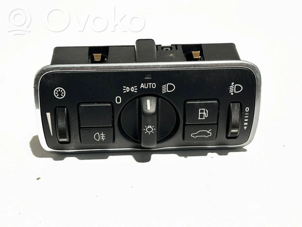 Light switch   30739456,16813