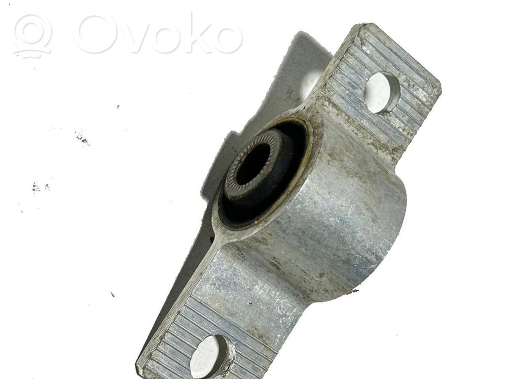 Volkswagen Golf VII Engine mount bracket 