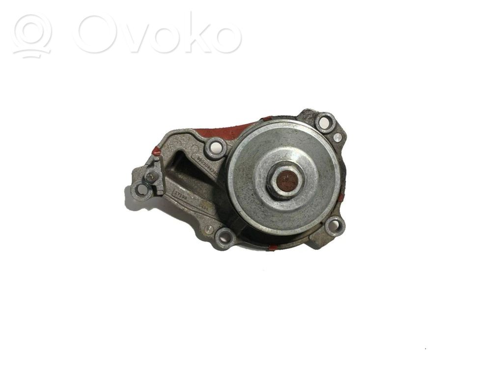 Peugeot 3008 II Pompe de circulation d'eau 