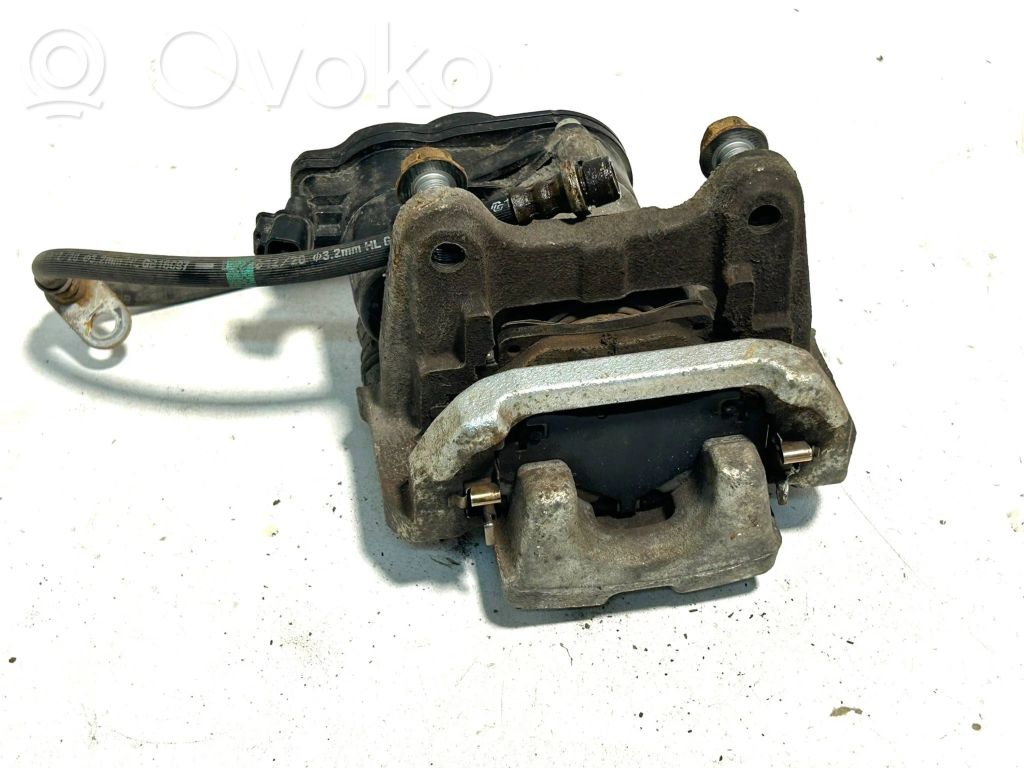 Toyota RAV 4 (XA50) Задний суппорт 