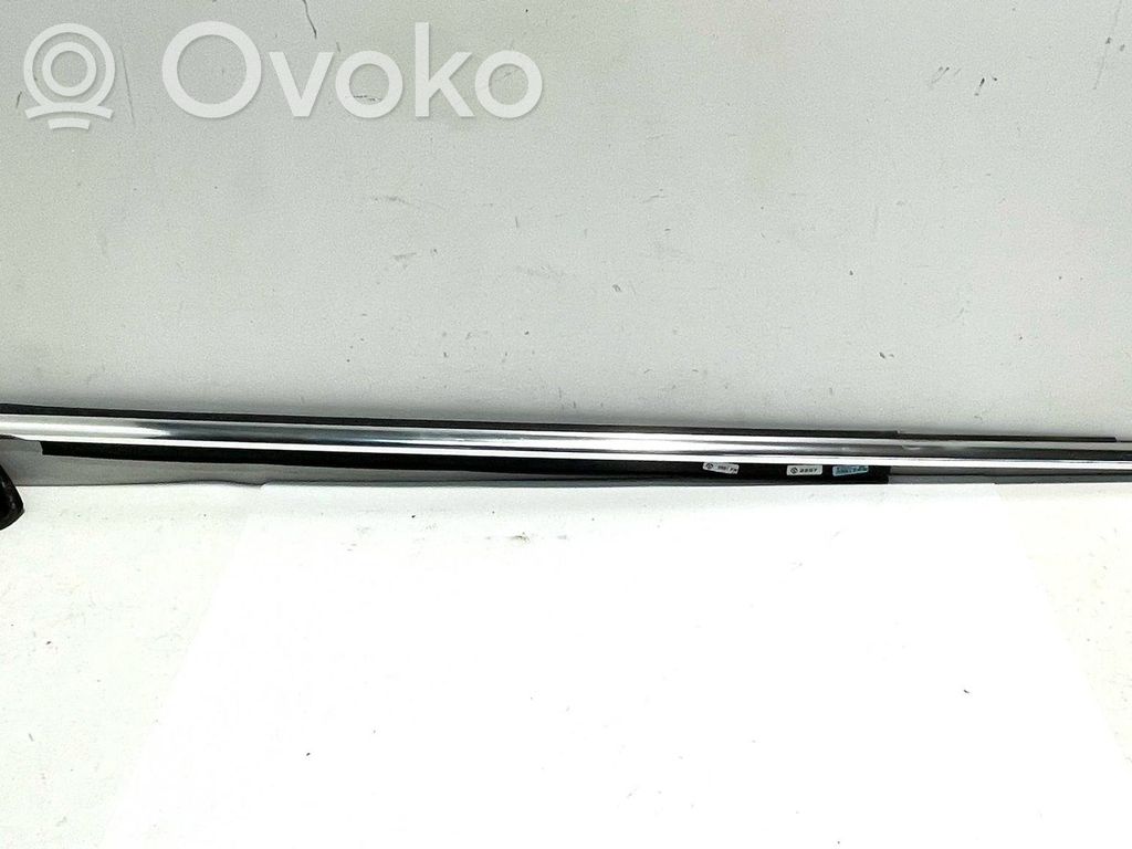 Audi A8 S8 D4 4H Listwa / Uszczelka szyby drzwi przednich 