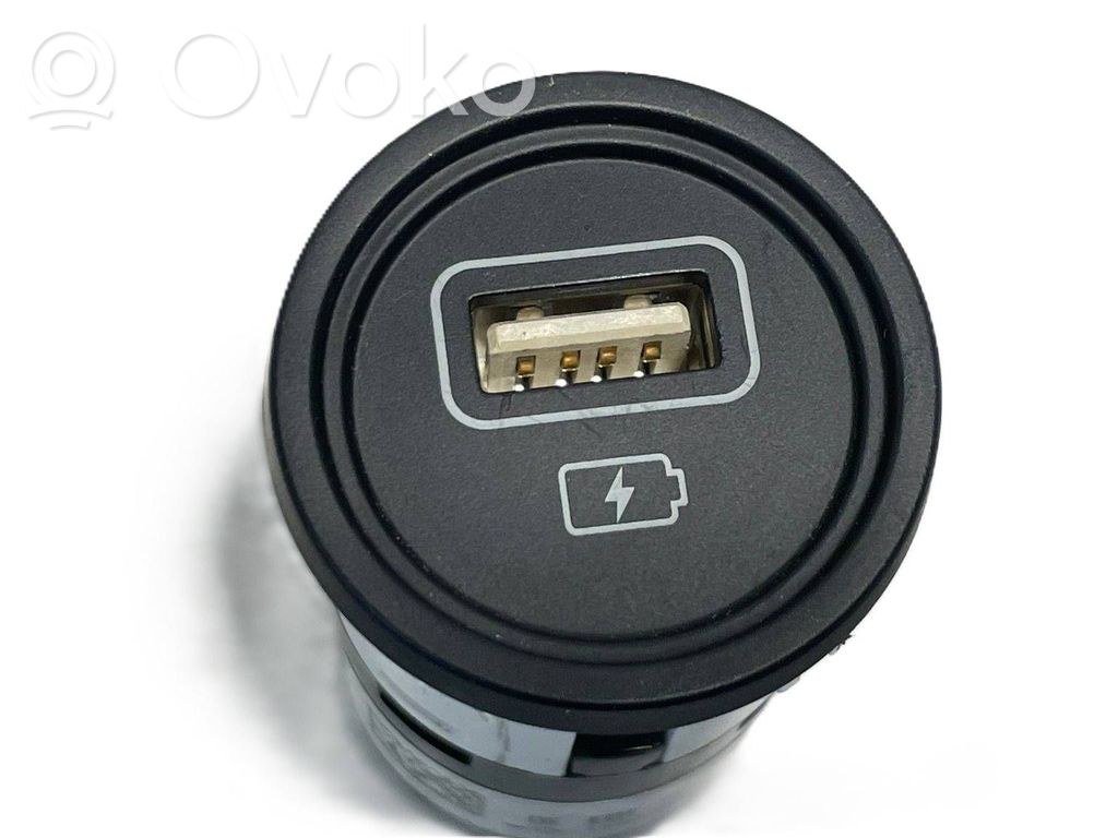 KIA Sorento IV Gniazdo / Złącze USB 
