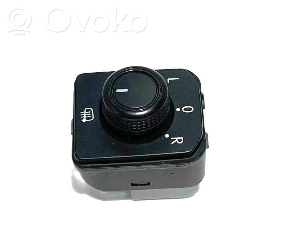 Volkswagen PASSAT B8 Wing mirror switch 