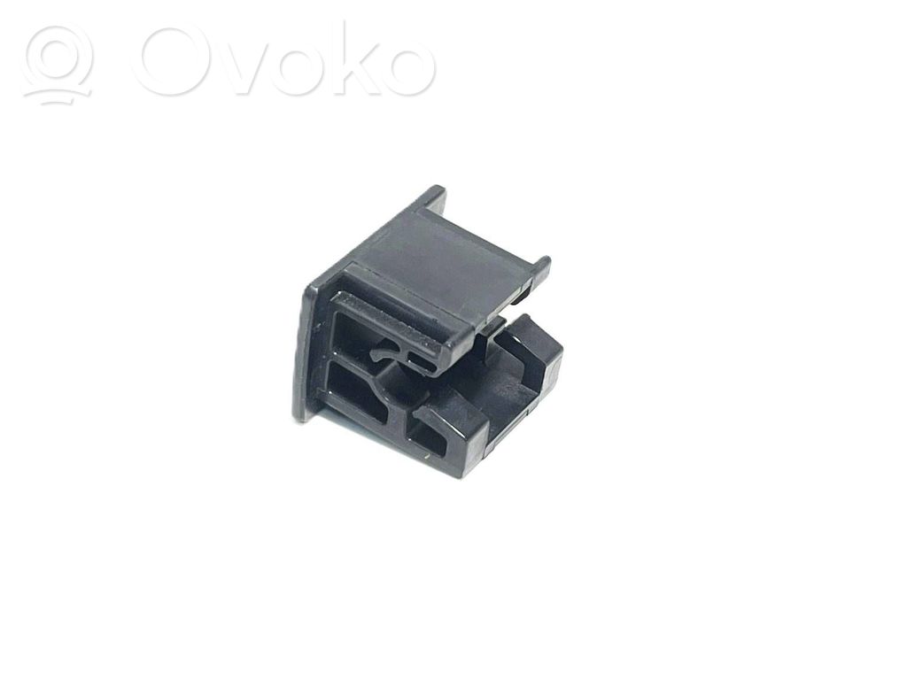KIA EV6 Headlight/headlamp mounting bracket 