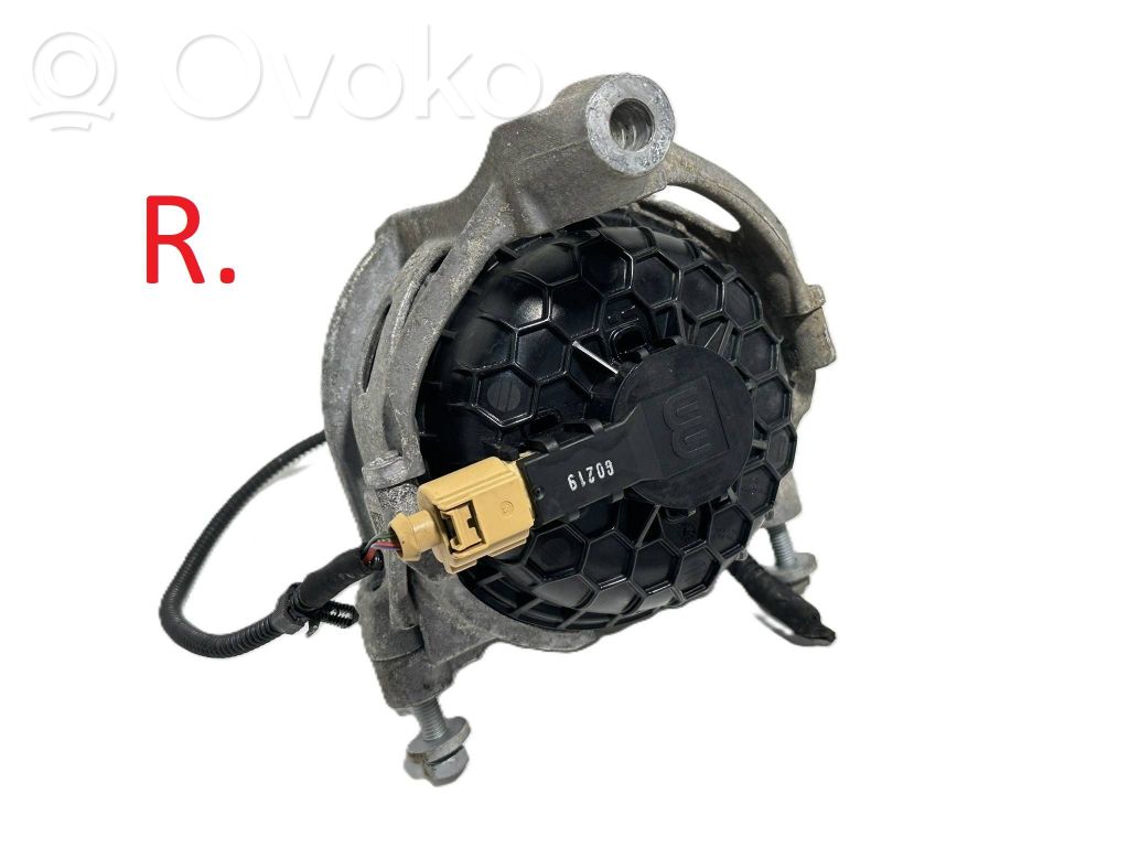 Audi A4 S4 B9 8W Engine mount bracket 