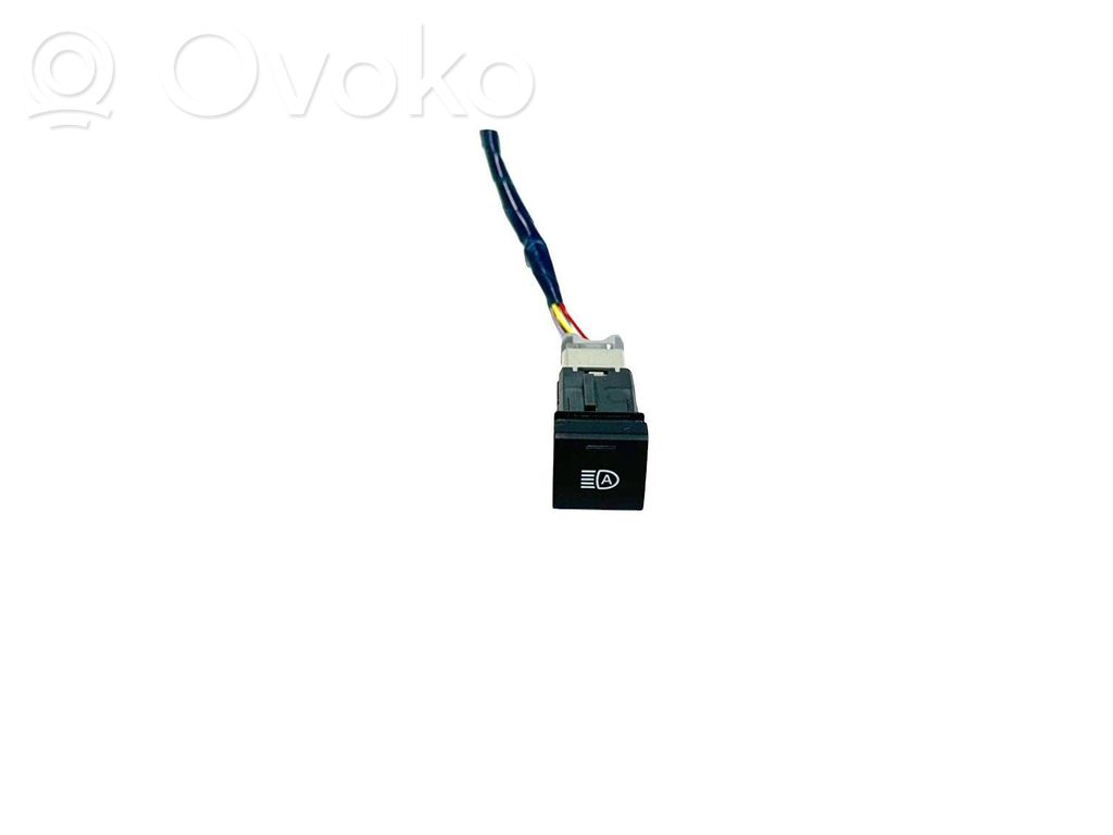 Toyota Yaris Cross Light switch 
