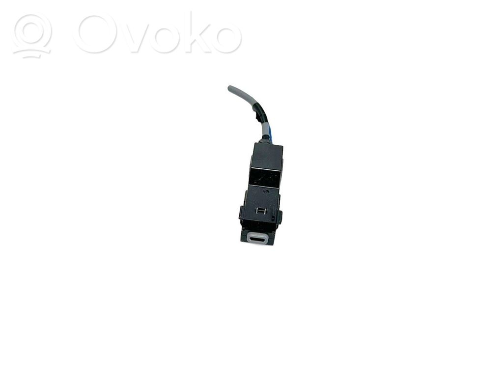 Toyota Yaris Cross Enchufe conector USB 