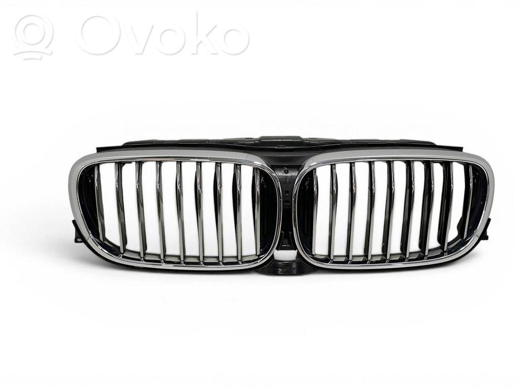 BMW 7 G11 G12 Etupuskurin ylempi jäähdytinsäleikkö 