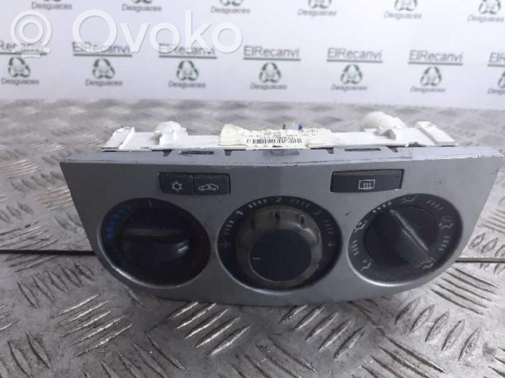 Opel Corsa D Climate control unit 