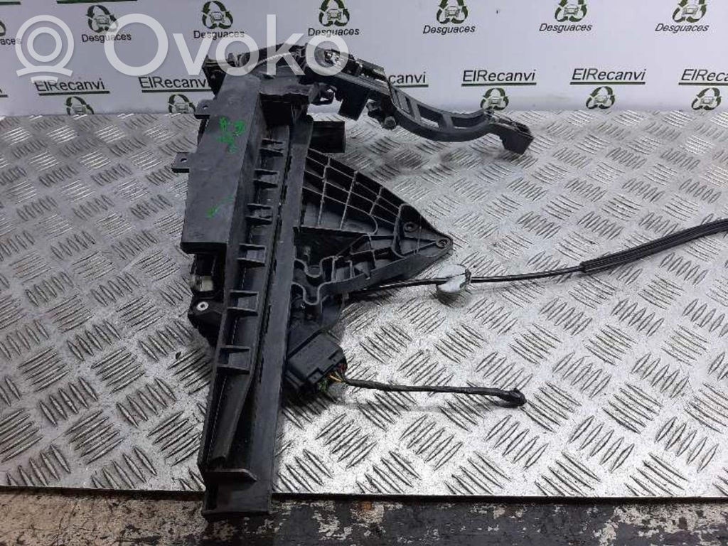 Ford C-MAX I Front door lock 
