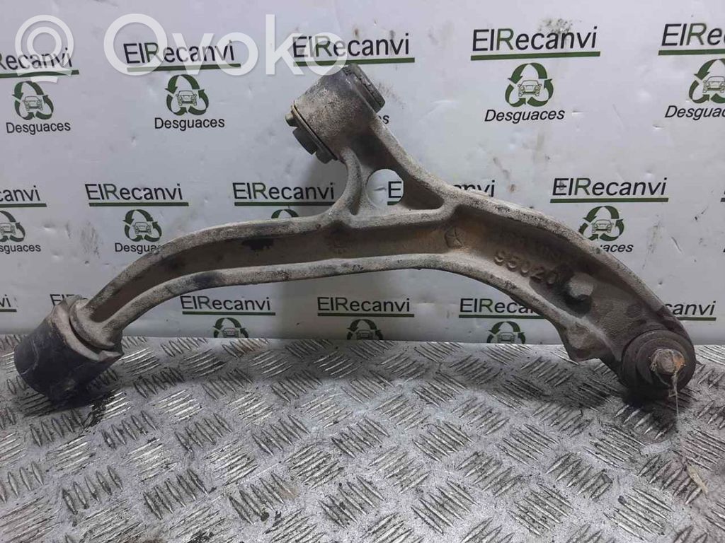 Chrysler Voyager Basculă inferioară față 