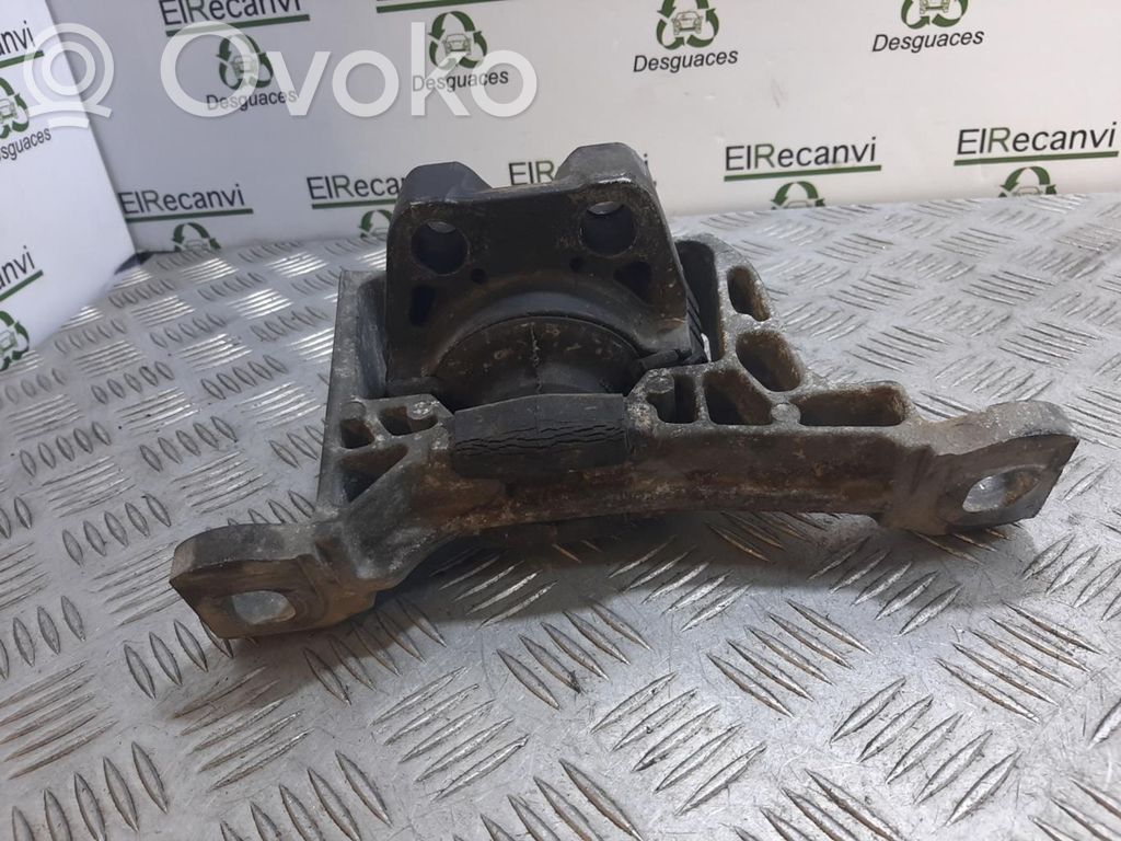 Volvo V50 Engine mounting bracket 