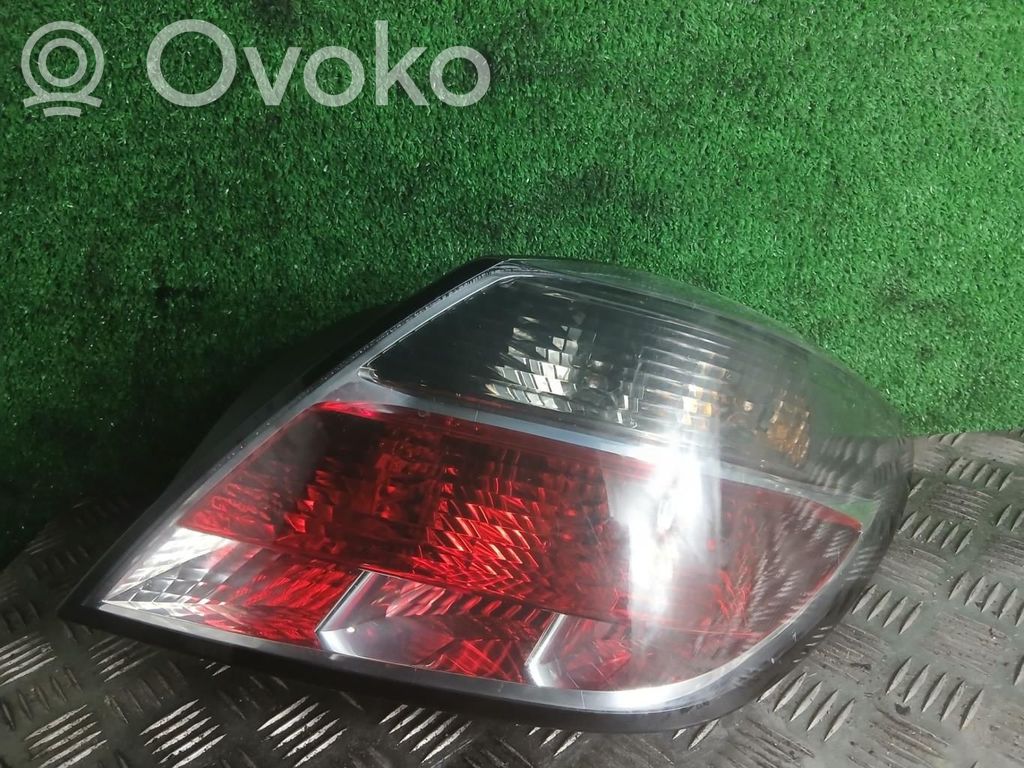 Opel Astra H Galinis žibintas kėbule 