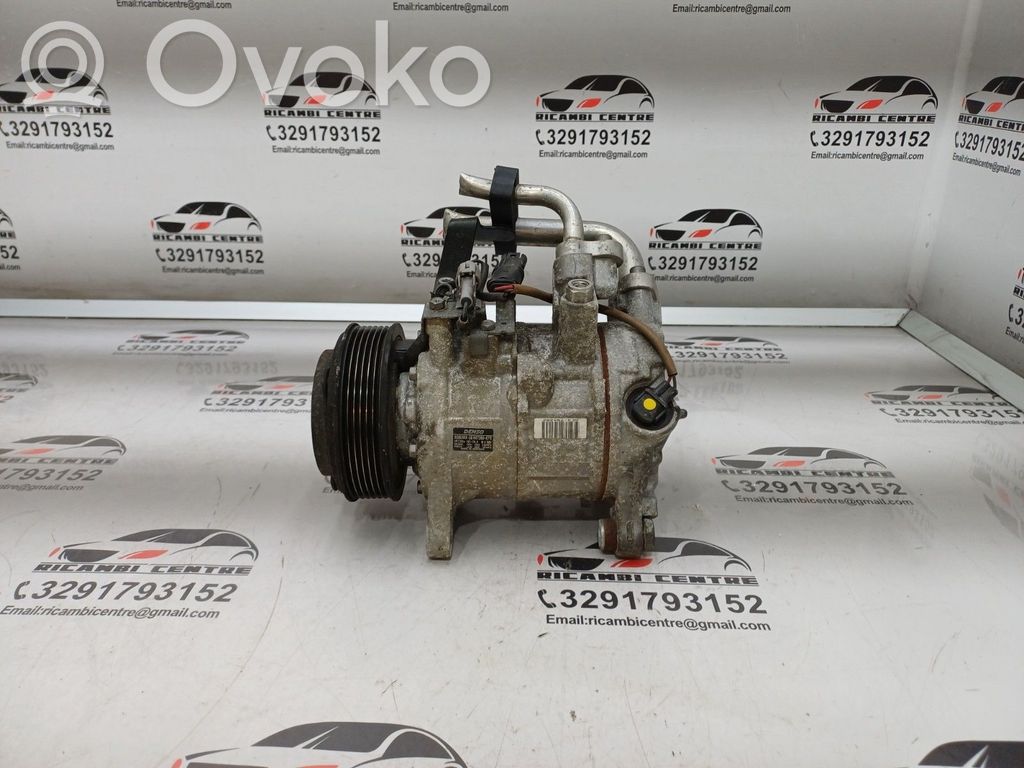 BMW 1 F20 F21 Ilmastointilaitteen kompressorin pumppu (A/C) 