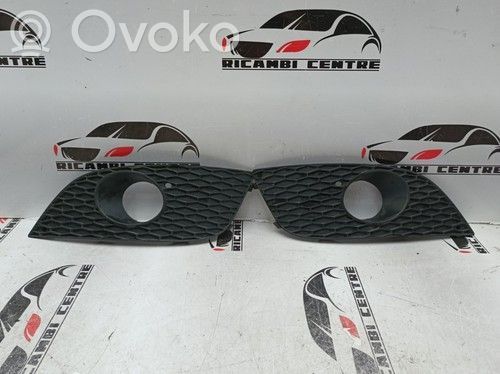 Seat Leon (1P) Verkleidung Nebelscheinwerfer / Gitter vorne 