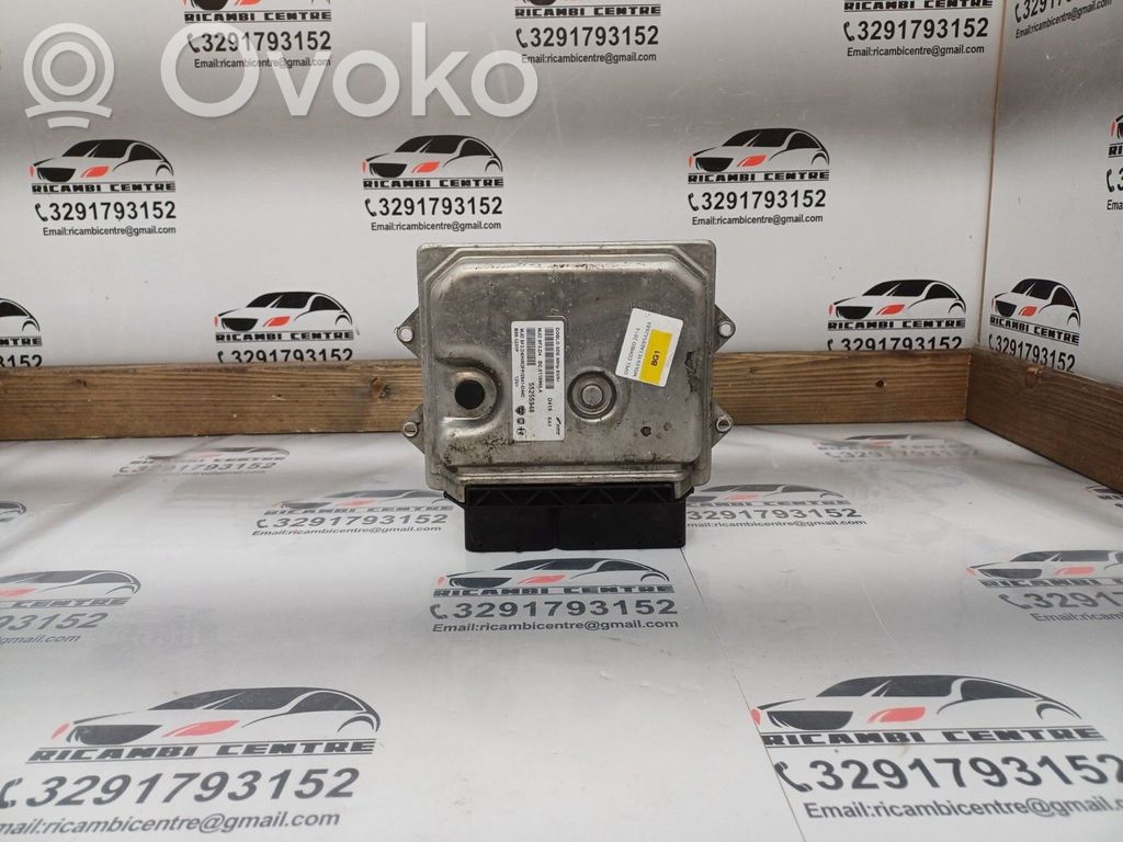 Opel Combo D Unitate control motor/modul ECU 