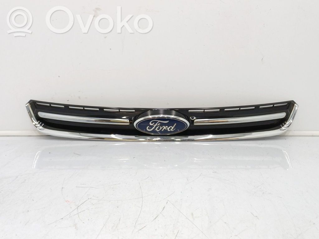 Ford Kuga II Rejilla delantera 