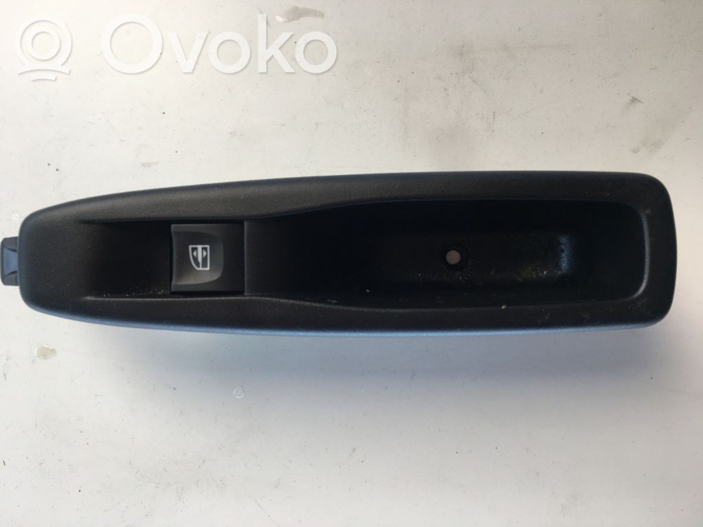 Renault Captur Electric window control switch 