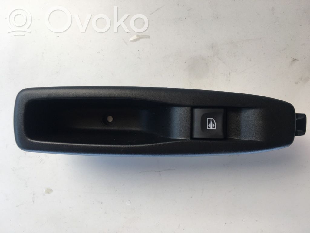 Renault Captur Electric window control switch 