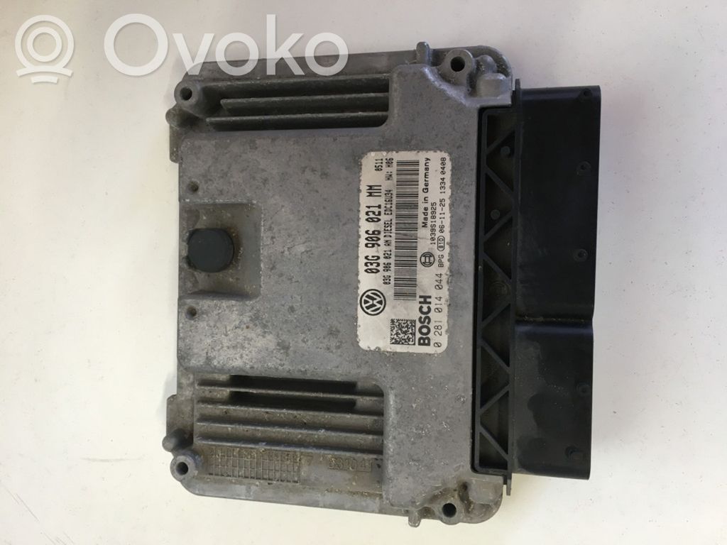 Volkswagen Touran I Variklio valdymo blokas 