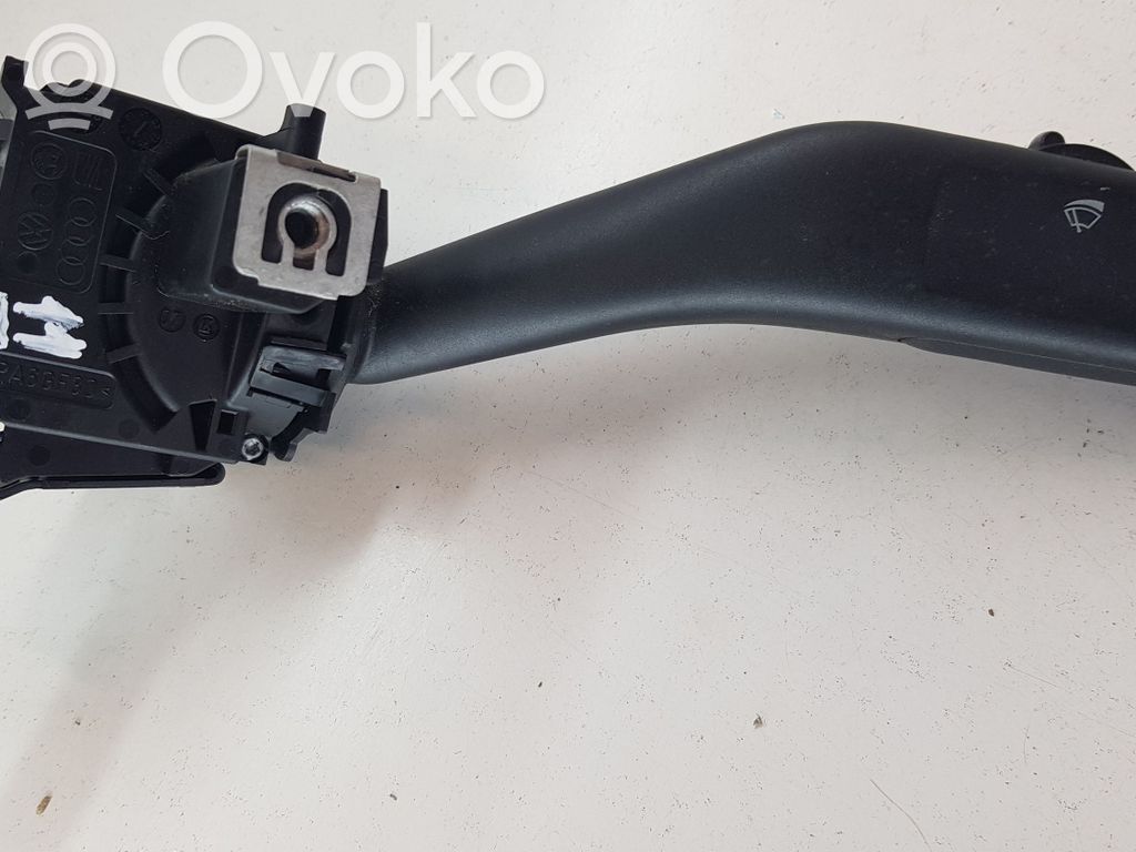 Skoda Octavia Mk2 (1Z) Wiper control stalk 