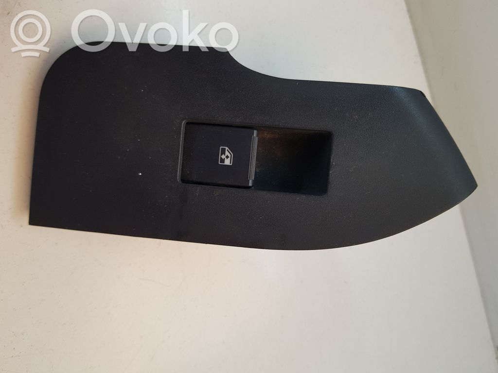 Chevrolet Captiva Electric window control switch 