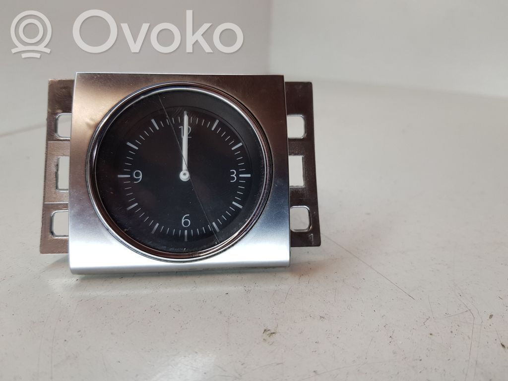 Volkswagen PASSAT B7 Kello 