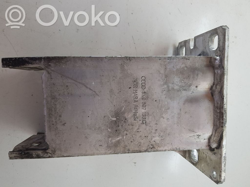 Audi A4 S4 B8 8K Etupuskurin törmäysvoiman vaimennin 