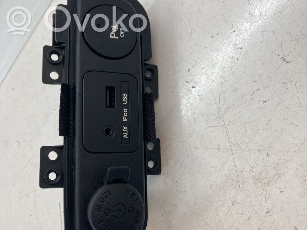KIA Sportage Enchufe conector entrada auxiliar 