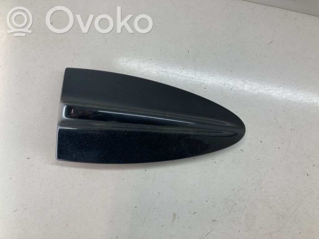 Osłona anteny dachowej GPS   018932