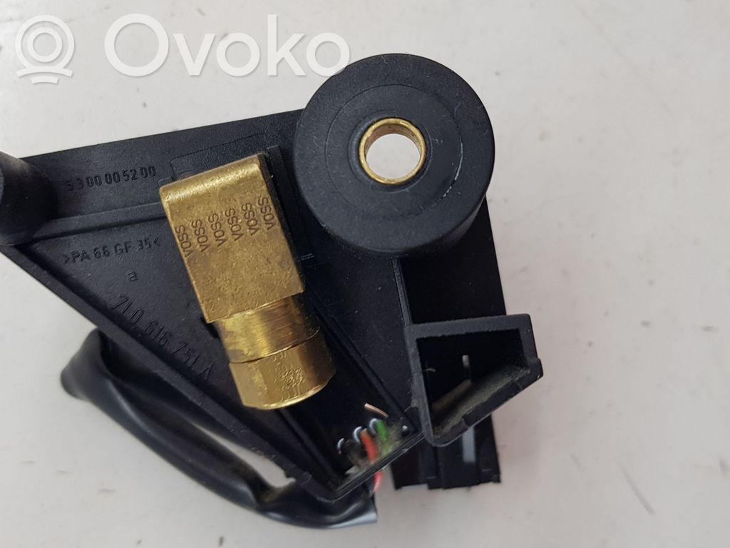 Volkswagen Touareg I Vacuum valve 