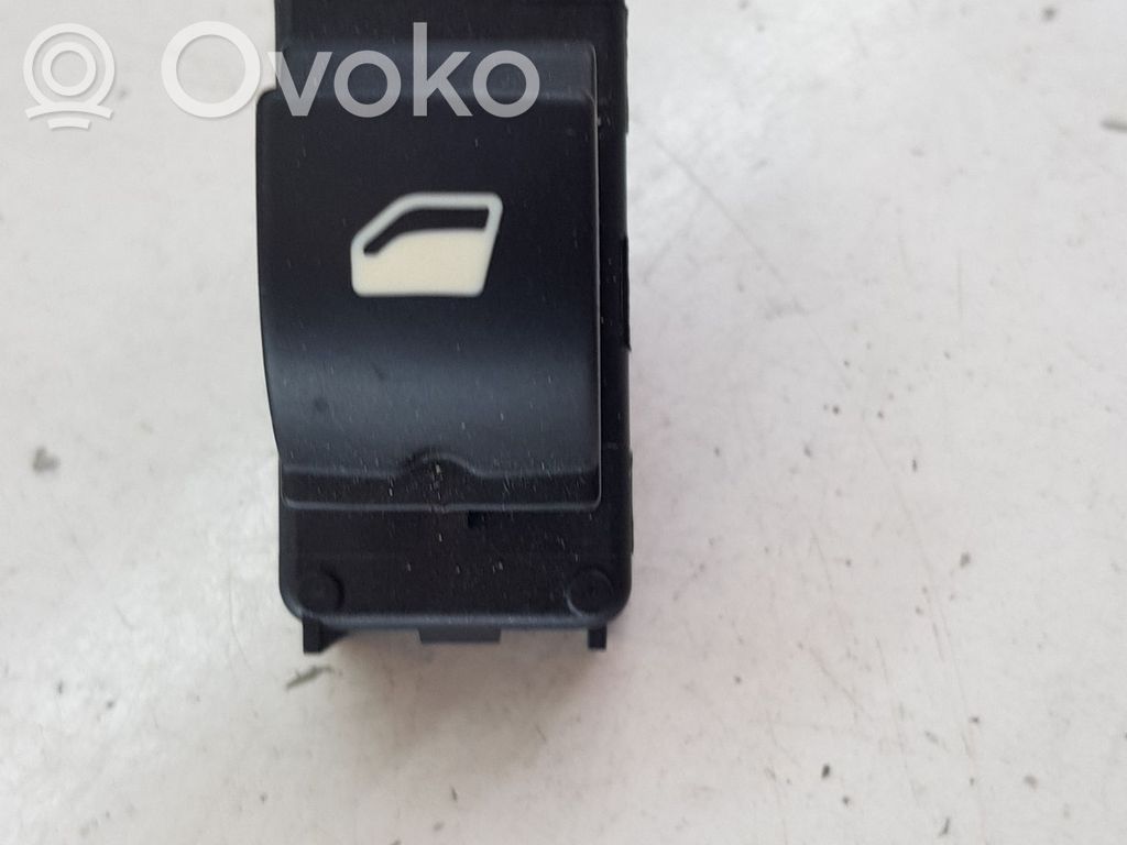 Peugeot 3008 I Electric window control switch 