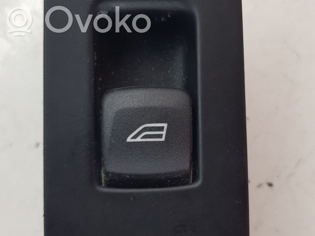 Volvo V40 Electric window control switch 