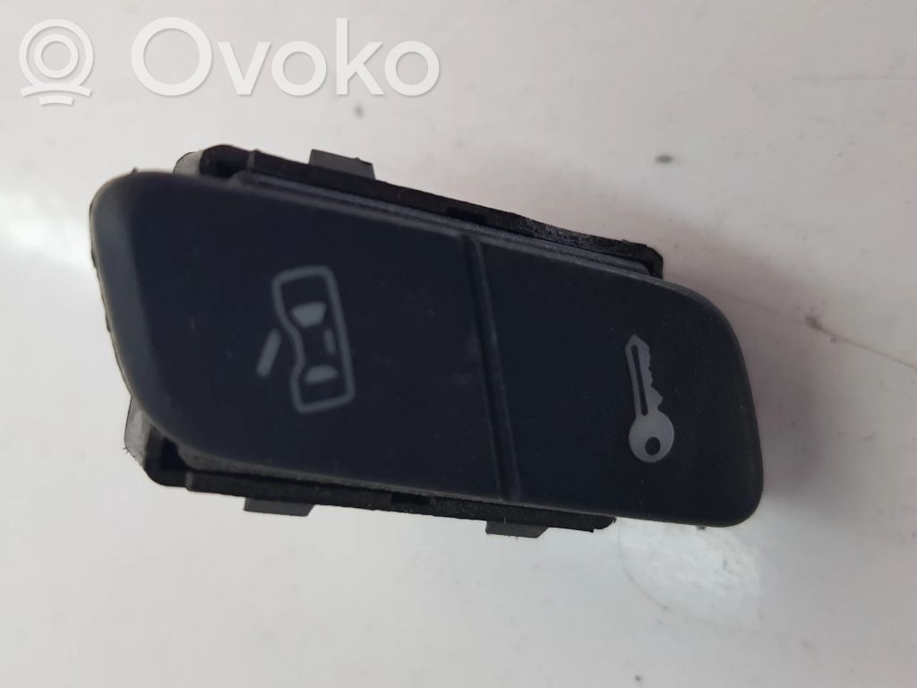 Volkswagen Polo IV 9N3 Central locking switch button 