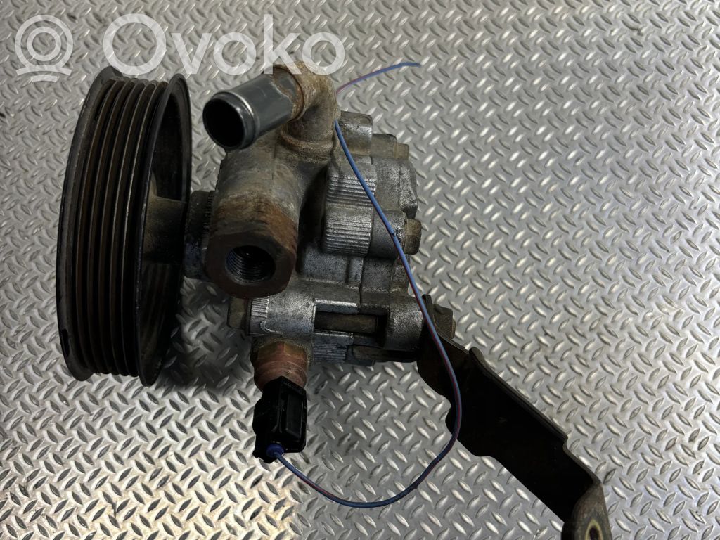 Toyota Corolla Verso E121 Bomba de dirección hidráulica 