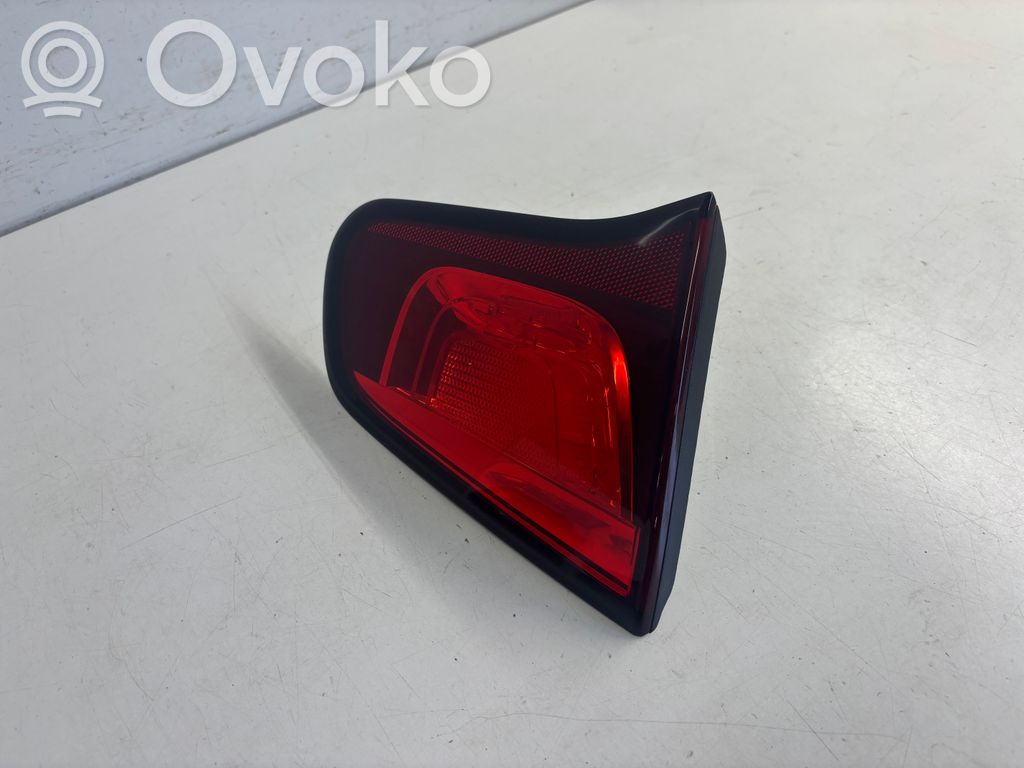 Citroen C3 Aizmugurējais lukturis pārsegā 
