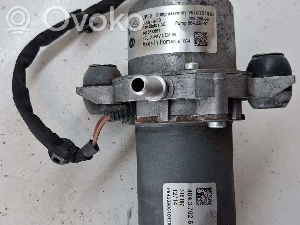 Peugeot 3008 I Vacuum pump 