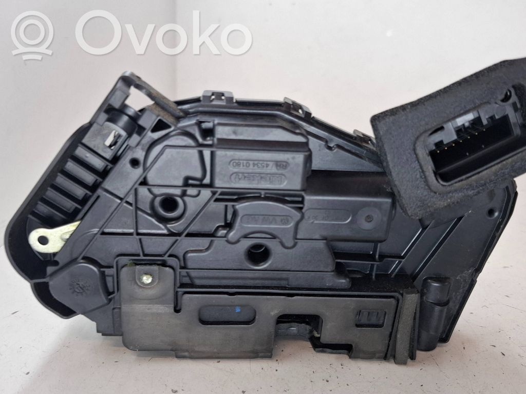 Volkswagen PASSAT B8 Priekinė durų spyna 