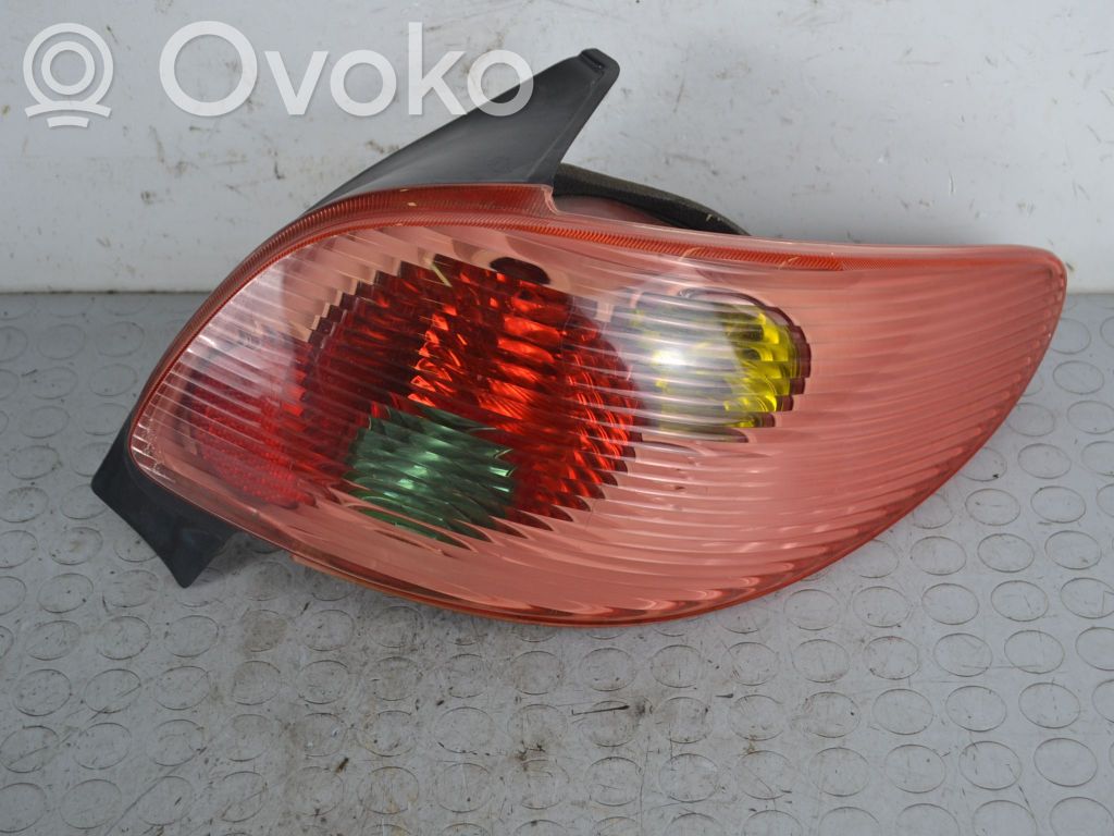 Peugeot 206 Rückleuchte Heckleuchte 