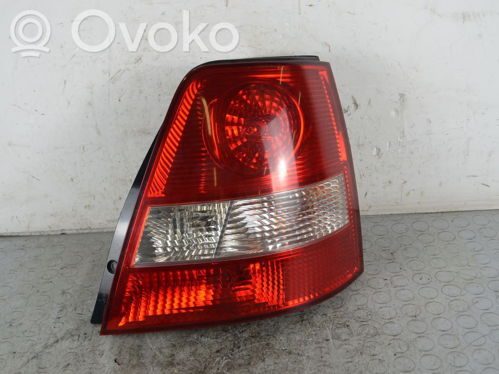 KIA Sorento Aizmugurējais lukturis virsbūvē 