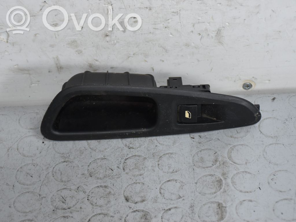 Peugeot 308 SW  Electric window control switch 