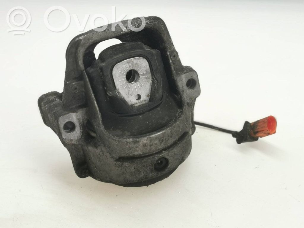 Audi Q5 SQ5 8R Engine mount bracket 